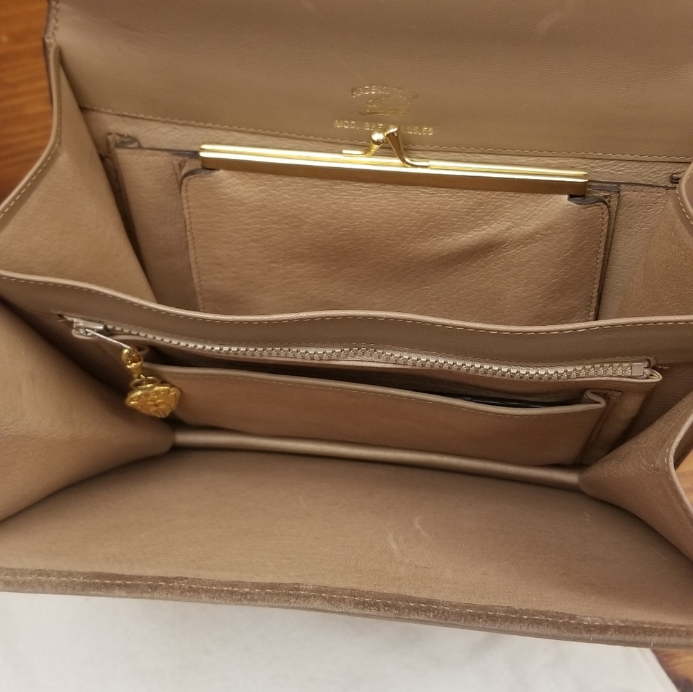 Gucci - Picture 3 of 4
